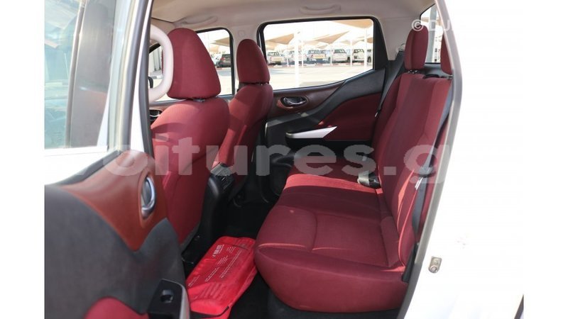 Big with watermark nissan navara estuaire import dubai 4747