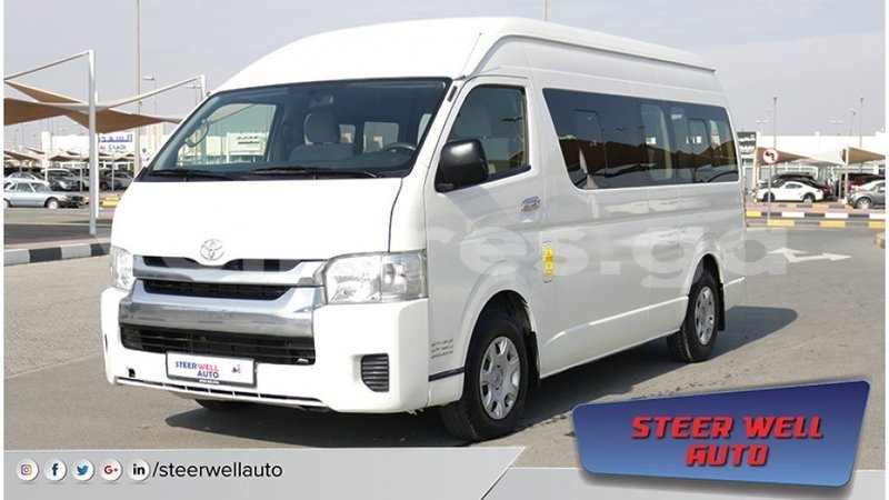 Big with watermark toyota hiace estuaire import dubai 4748