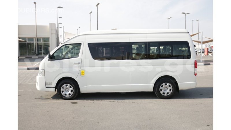 Big with watermark toyota hiace estuaire import dubai 4748