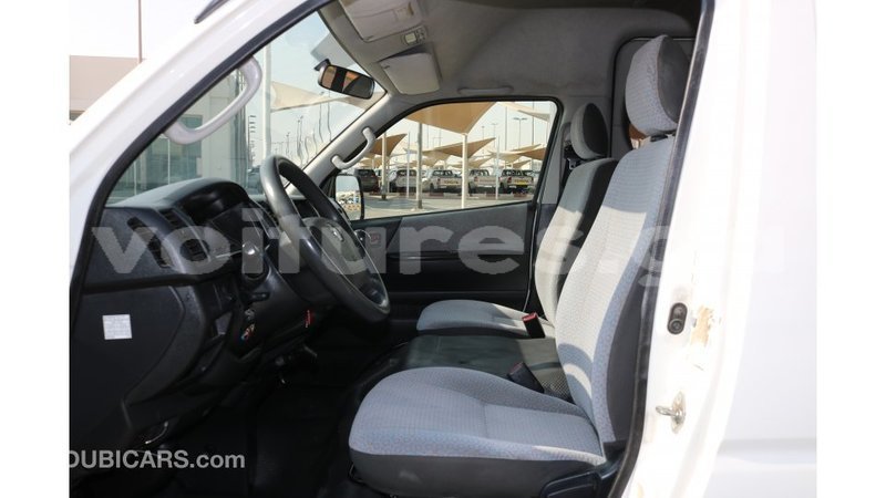 Big with watermark toyota hiace estuaire import dubai 4748