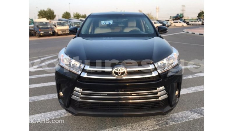 Big with watermark toyota highlander estuaire import dubai 4749