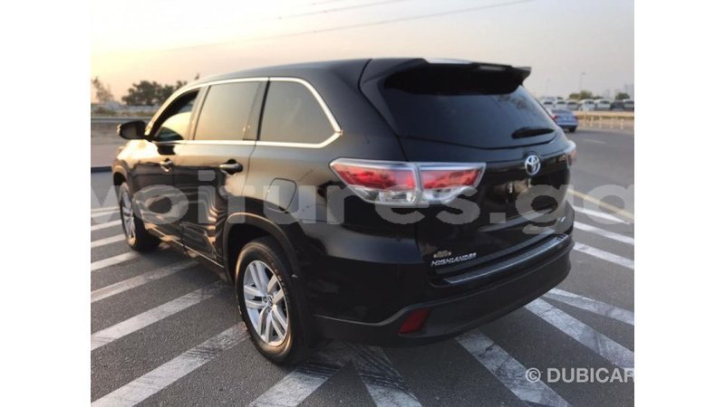 Big with watermark toyota highlander estuaire import dubai 4749