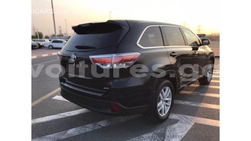 Big with watermark toyota highlander estuaire import dubai 4749