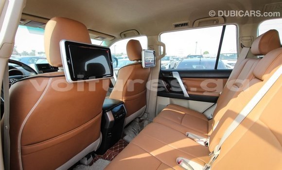 Acheter Import Voiture Toyota Prado Blanc à Import - Dubai, Estuaire Acheter Import Voiture Toyota Prado Blanc à Import - Dubai, Estuaire