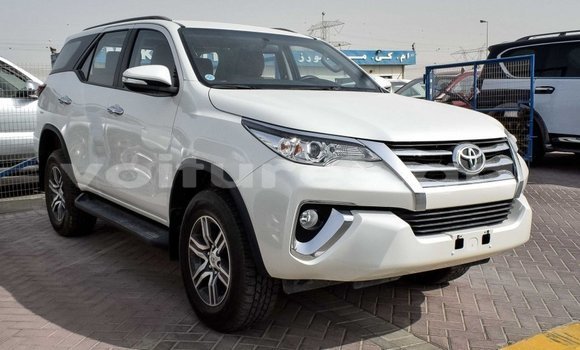Acheter Import Voiture Toyota Fortuner Blanc à Import - Dubai, Estuaire Acheter Import Voiture Toyota Fortuner Blanc à Import - Dubai, Estuaire