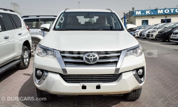 Acheter Import Voiture Toyota Fortuner Blanc à Import - Dubai, Estuaire Acheter Import Voiture Toyota Fortuner Blanc à Import - Dubai, Estuaire
