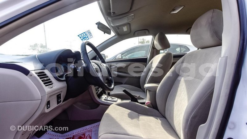 Big with watermark toyota corolla estuaire import dubai 4758