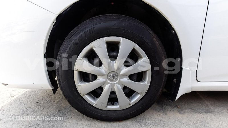 Big with watermark toyota corolla estuaire import dubai 4758