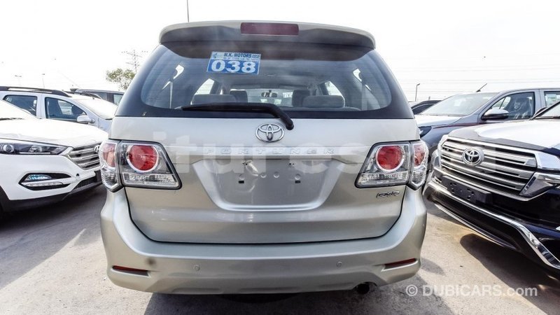 Big with watermark toyota fortuner estuaire import dubai 4759