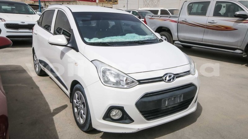 Big with watermark hyundai i10 estuaire import dubai 4765