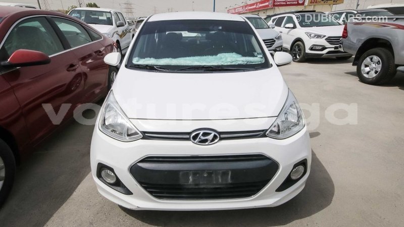 Big with watermark hyundai i10 estuaire import dubai 4765