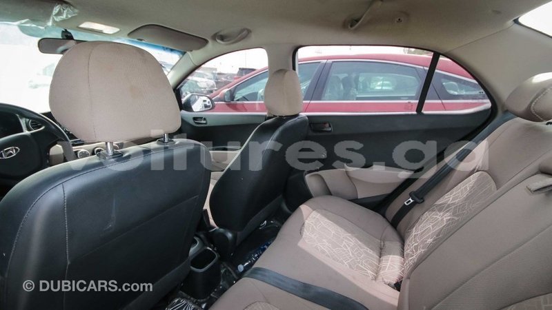 Big with watermark hyundai i10 estuaire import dubai 4765