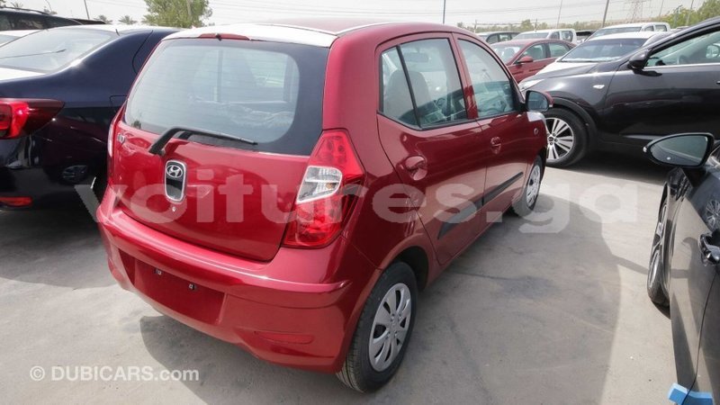 Big with watermark hyundai i10 estuaire import dubai 4766