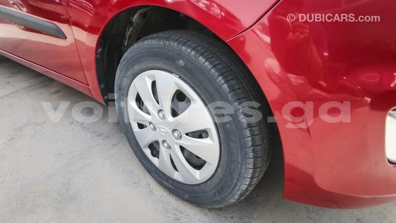 Big with watermark hyundai i10 estuaire import dubai 4766