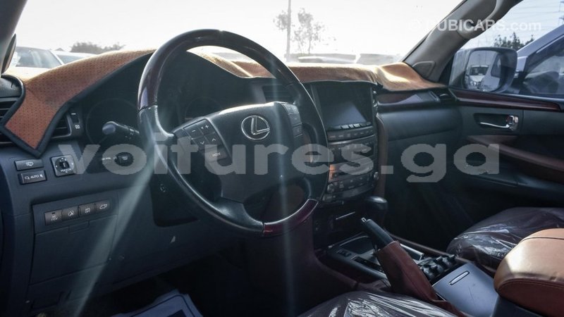 Big with watermark lexus lx estuaire import dubai 4768