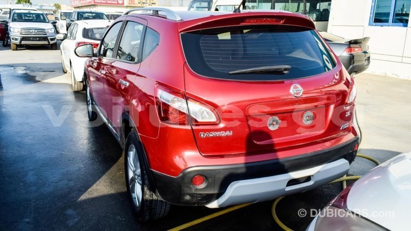 Big with watermark nissan qashqai estuaire import dubai 4772