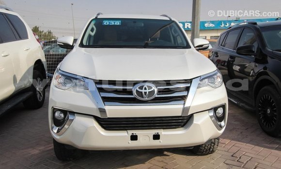 Acheter Import Voiture Toyota Fortuner Blanc à Import - Dubai, Estuaire Acheter Import Voiture Toyota Fortuner Blanc à Import - Dubai, Estuaire