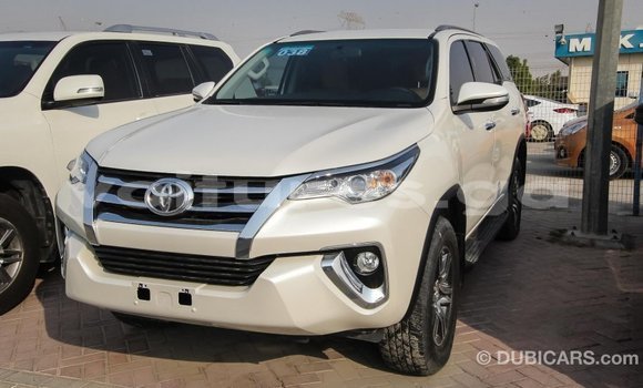 Acheter Import Voiture Toyota Fortuner Blanc à Import - Dubai, Estuaire Acheter Import Voiture Toyota Fortuner Blanc à Import - Dubai, Estuaire
