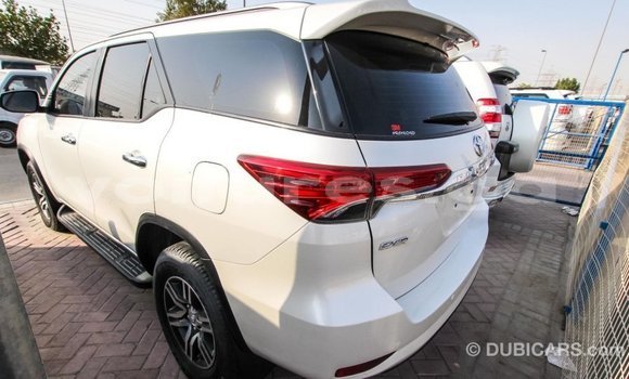 Acheter Import Voiture Toyota Fortuner Blanc à Import - Dubai, Estuaire Acheter Import Voiture Toyota Fortuner Blanc à Import - Dubai, Estuaire