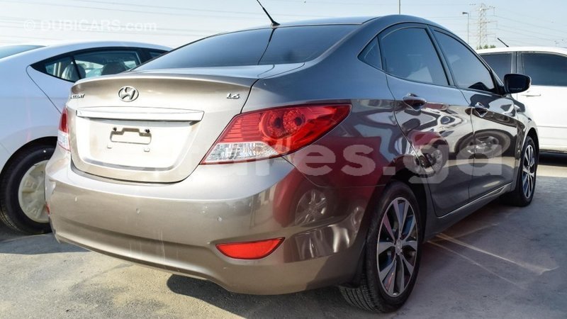 Big with watermark hyundai accent estuaire import dubai 4774