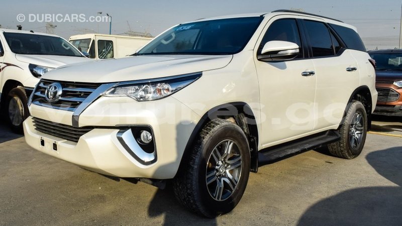 Big with watermark toyota fortuner estuaire import dubai 4776