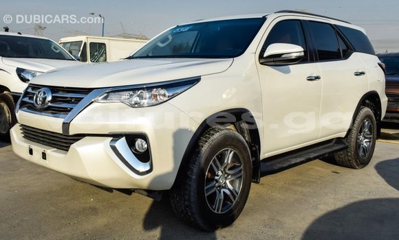 Acheter Import Voiture Toyota Fortuner Blanc à Import - Dubai, Estuaire Acheter Import Voiture Toyota Fortuner Blanc à Import - Dubai, Estuaire