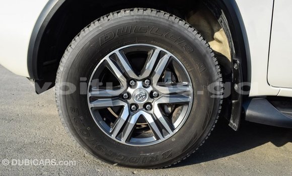 Acheter Import Voiture Toyota Fortuner Blanc à Import - Dubai, Estuaire Acheter Import Voiture Toyota Fortuner Blanc à Import - Dubai, Estuaire
