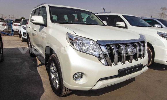 Acheter Import Voiture Toyota Prado Blanc à Import - Dubai, Estuaire Acheter Import Voiture Toyota Prado Blanc à Import - Dubai, Estuaire