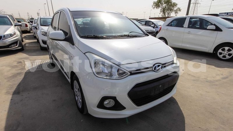 Big with watermark hyundai i10 estuaire import dubai 4780