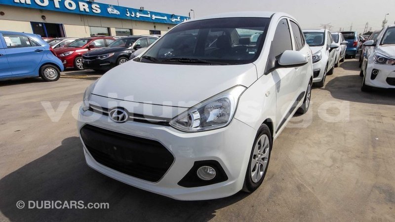 Big with watermark hyundai i10 estuaire import dubai 4780