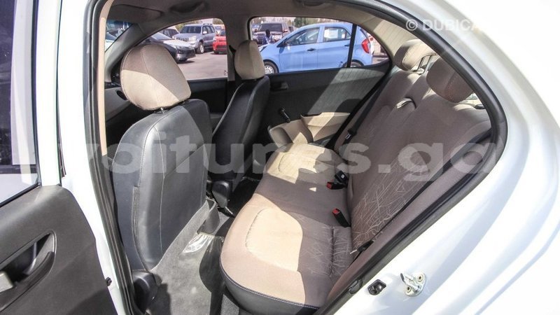 Big with watermark hyundai i10 estuaire import dubai 4780