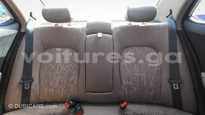 Big with watermark hyundai i10 estuaire import dubai 4780