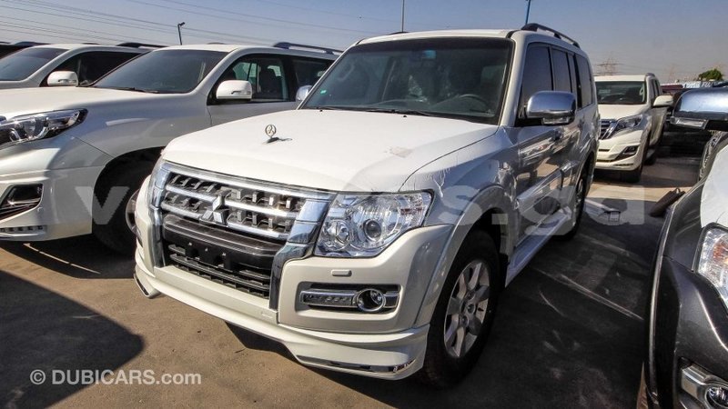 Big with watermark mitsubishi pajero estuaire import dubai 4782