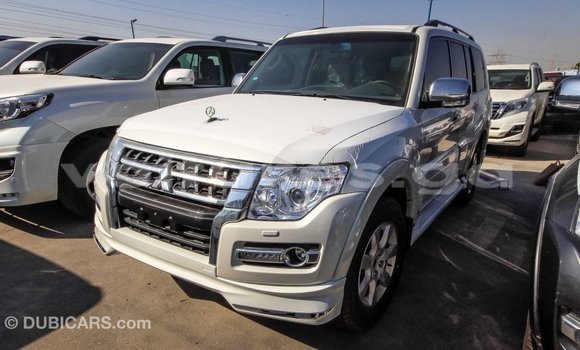 Acheter Import Voiture Mitsubishi Pajero Blanc à Import - Dubai, Estuaire Acheter Import Voiture Mitsubishi Pajero Blanc à Import - Dubai, Estuaire