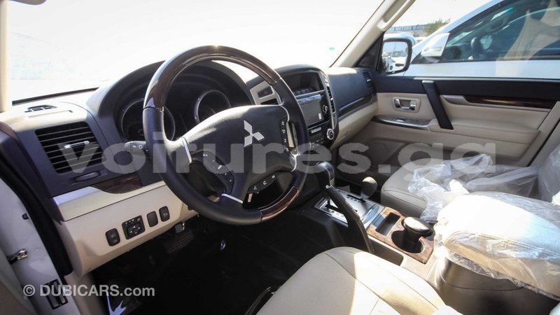 Big with watermark mitsubishi pajero estuaire import dubai 4782