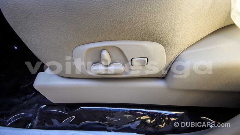 Big with watermark mitsubishi pajero estuaire import dubai 4782