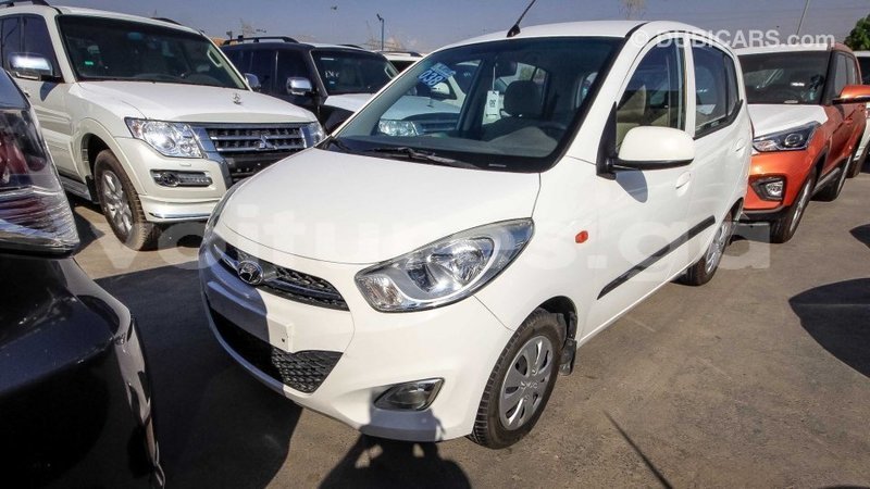 Big with watermark hyundai i10 estuaire import dubai 4783