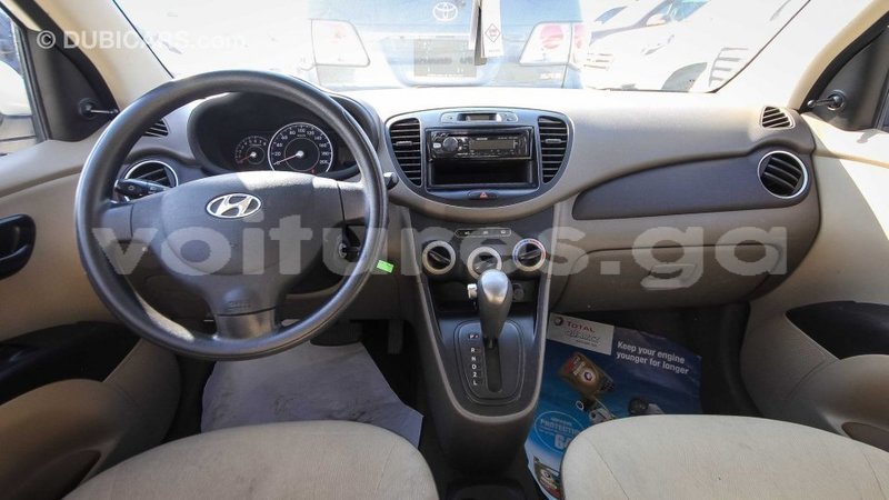 Big with watermark hyundai i10 estuaire import dubai 4783