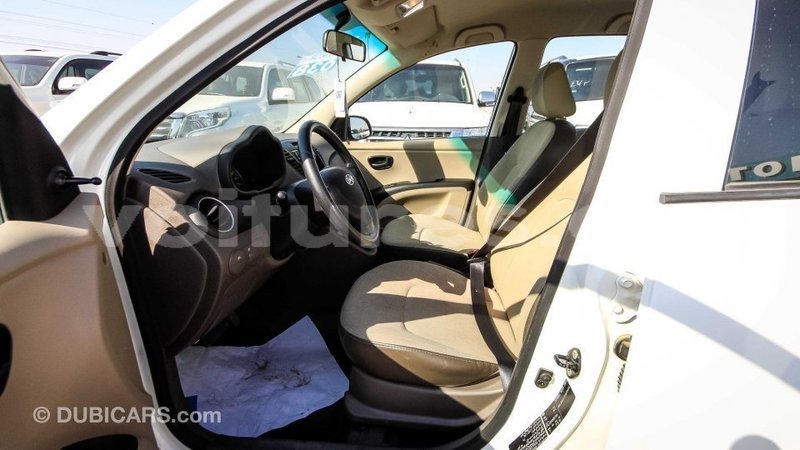 Big with watermark hyundai i10 estuaire import dubai 4783