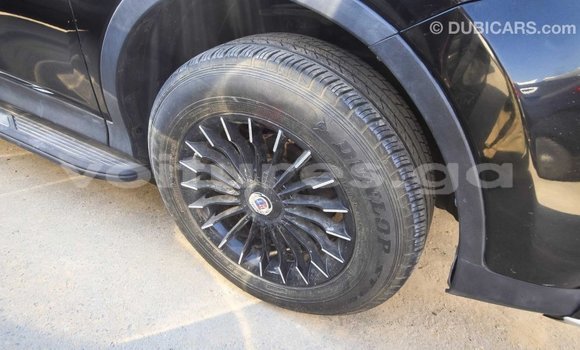 Acheter Import Utilitaire Toyota HiAce Noir à Import - Dubai, Estuaire Acheter Import Utilitaire Toyota HiAce Noir à Import - Dubai, Estuaire