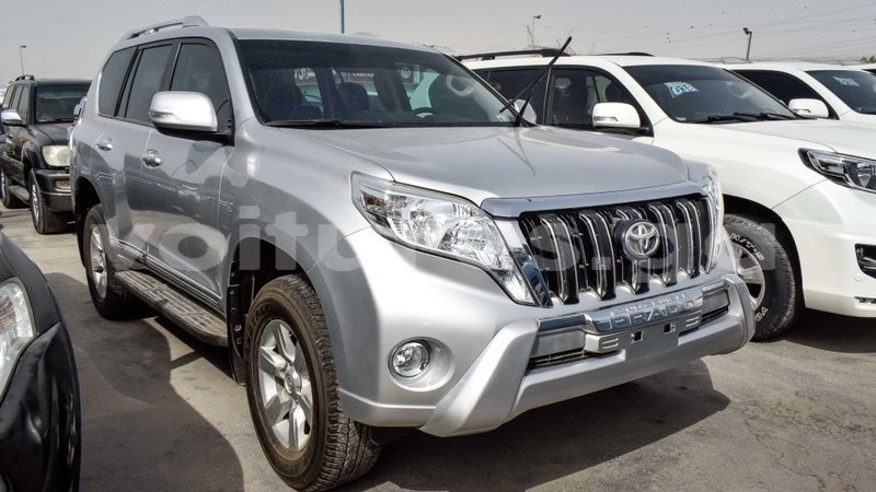 Big with watermark toyota prado estuaire import dubai 4787