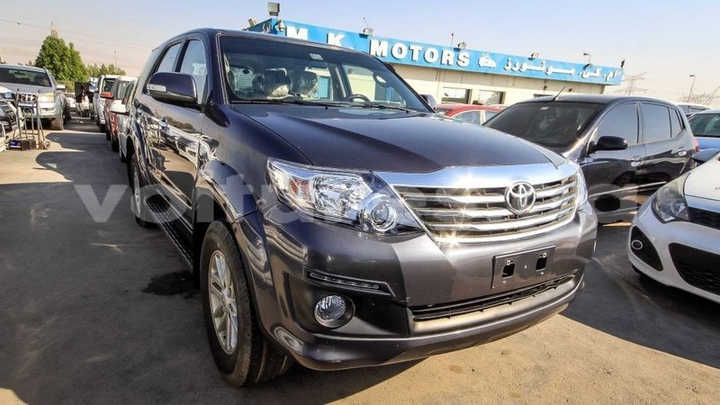 Big with watermark toyota fortuner estuaire import dubai 4797