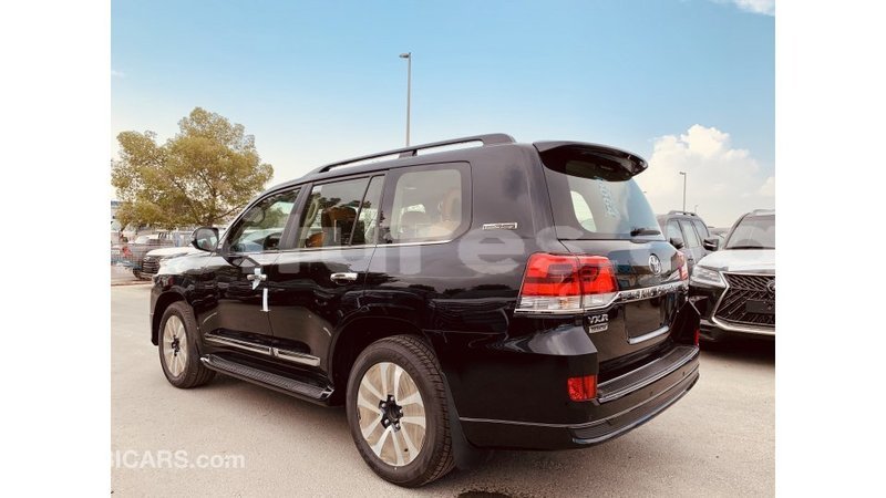 Big with watermark toyota land cruiser estuaire import dubai 4799