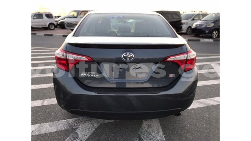 Big with watermark toyota corolla estuaire import dubai 4803