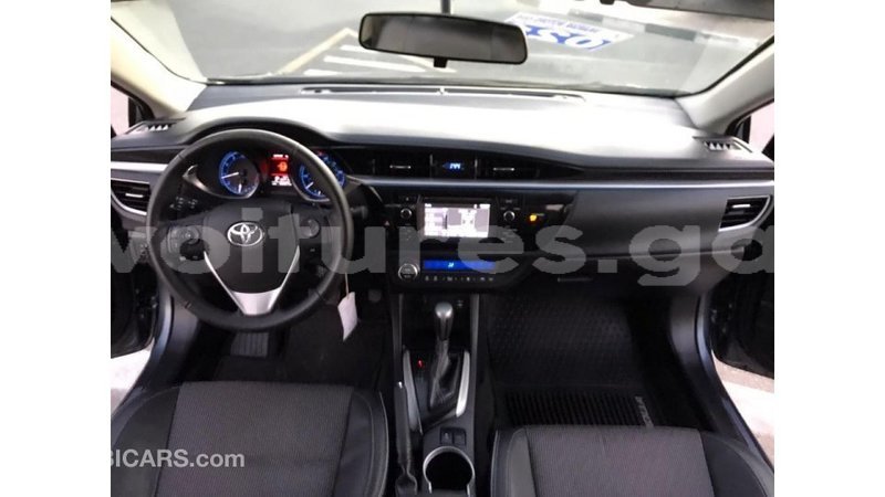 Big with watermark toyota corolla estuaire import dubai 4803