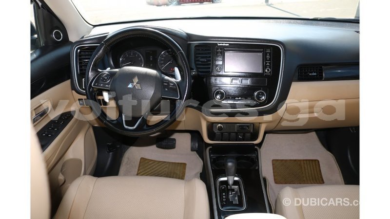 Big with watermark mitsubishi outlander estuaire import dubai 4809