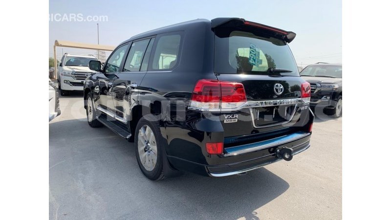 Big with watermark toyota land cruiser estuaire import dubai 4813