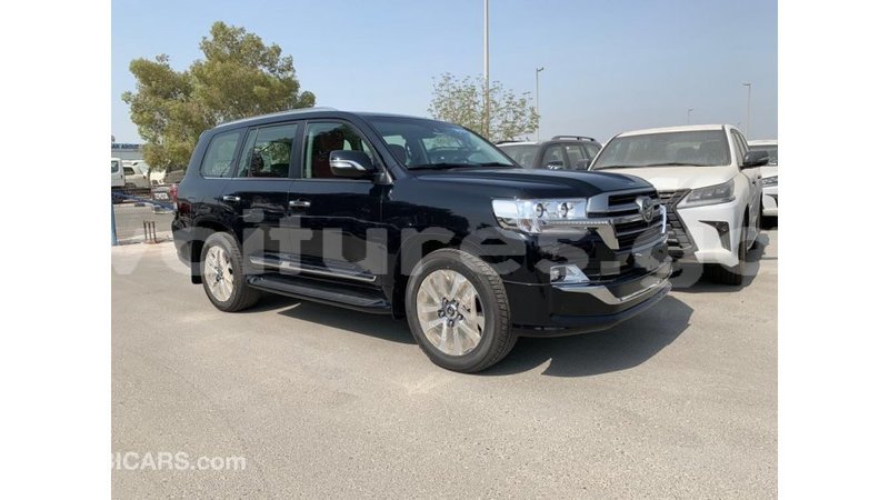 Big with watermark toyota land cruiser estuaire import dubai 4813