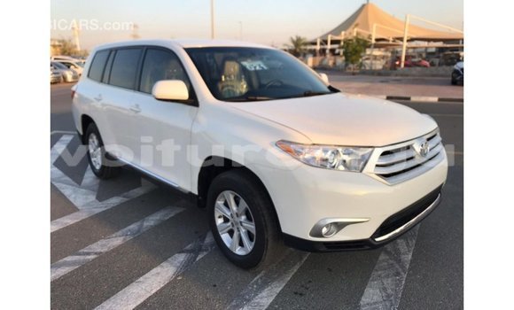 Acheter Import Voiture Toyota Highlander Blanc à Import - Dubai, Estuaire Acheter Import Voiture Toyota Highlander Blanc à Import - Dubai, Estuaire
