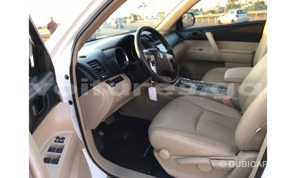 Acheter Import Voiture Toyota Highlander Blanc à Import - Dubai, Estuaire Acheter Import Voiture Toyota Highlander Blanc à Import - Dubai, Estuaire